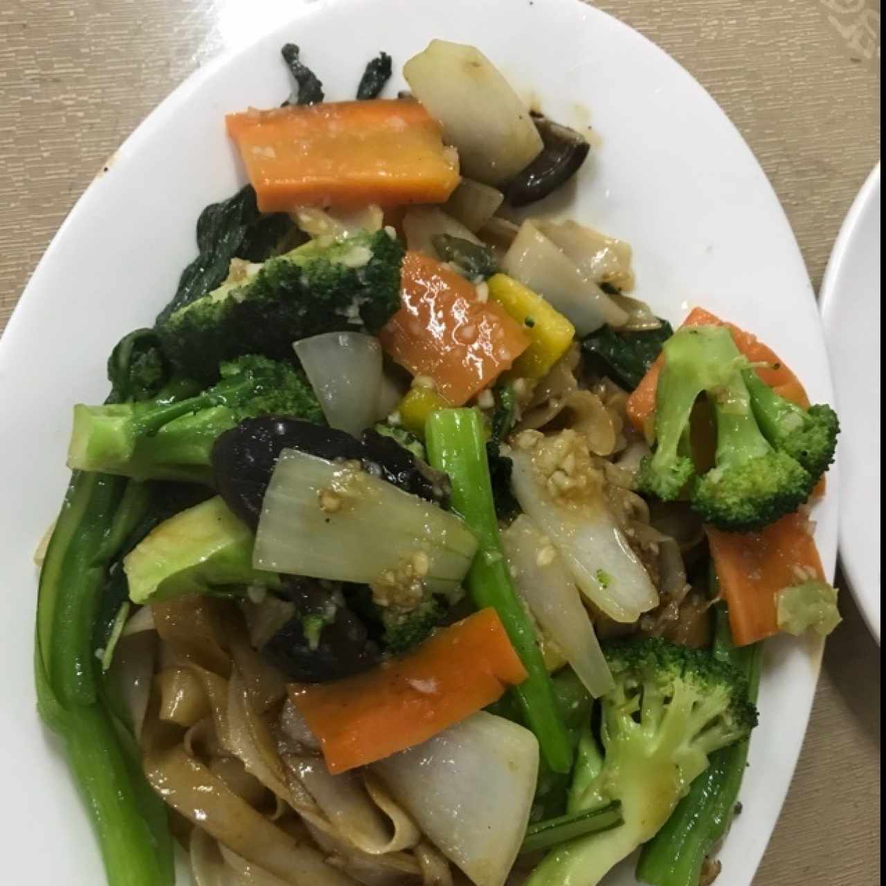 Chow Fun con vegetales 