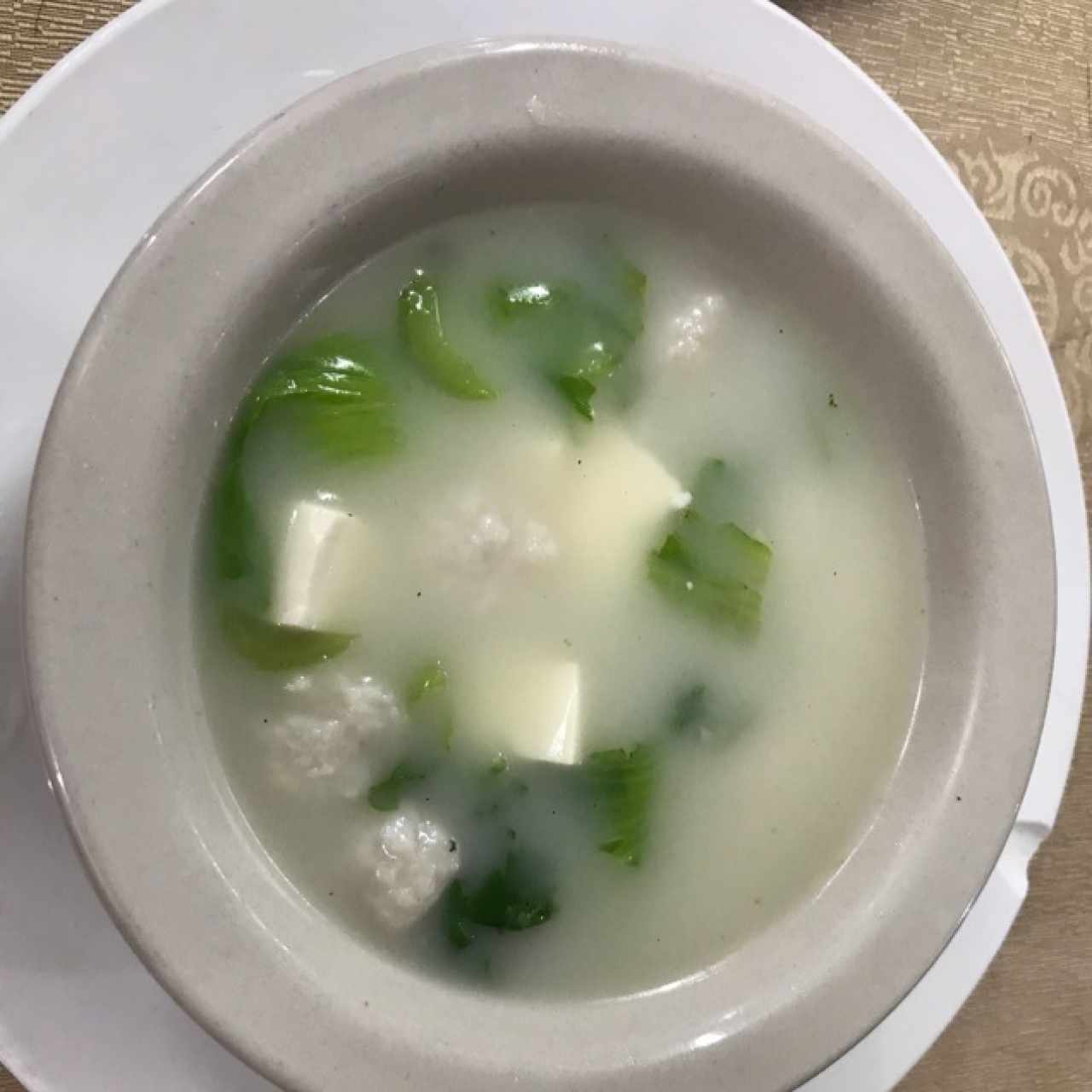 sopa de bolita de pescado