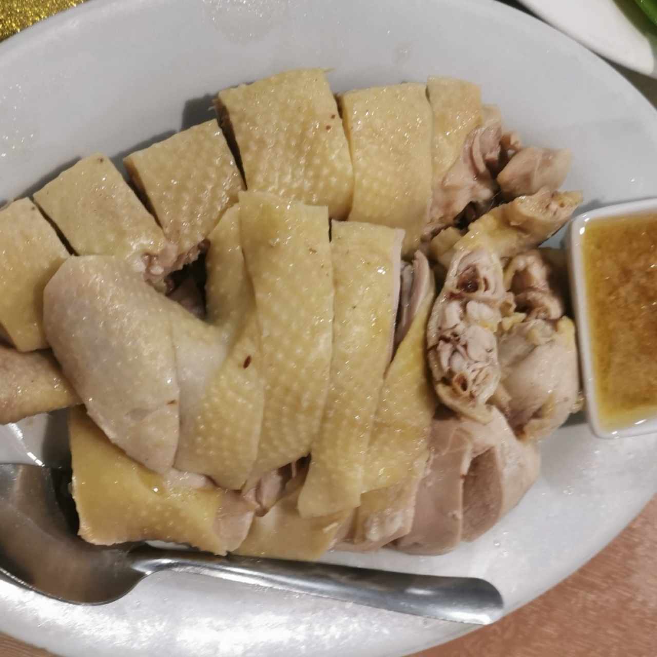 Gallina patchicai (con salsa de jengibre) 
