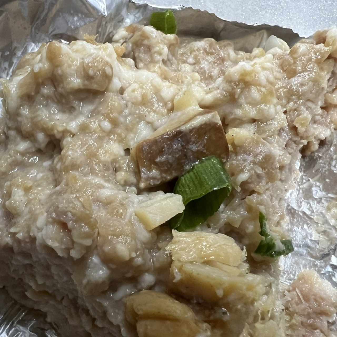 Puerco molido al vapor con bacalao