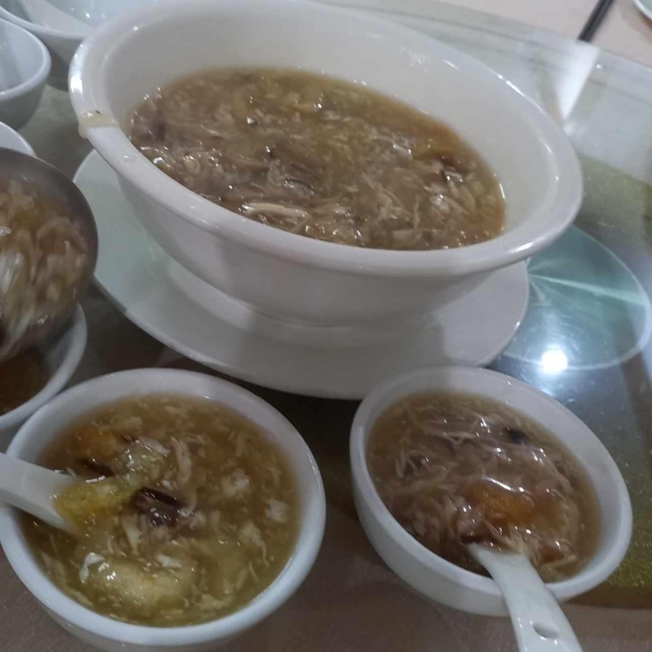 sopa buche de pescado con 3 hilachas