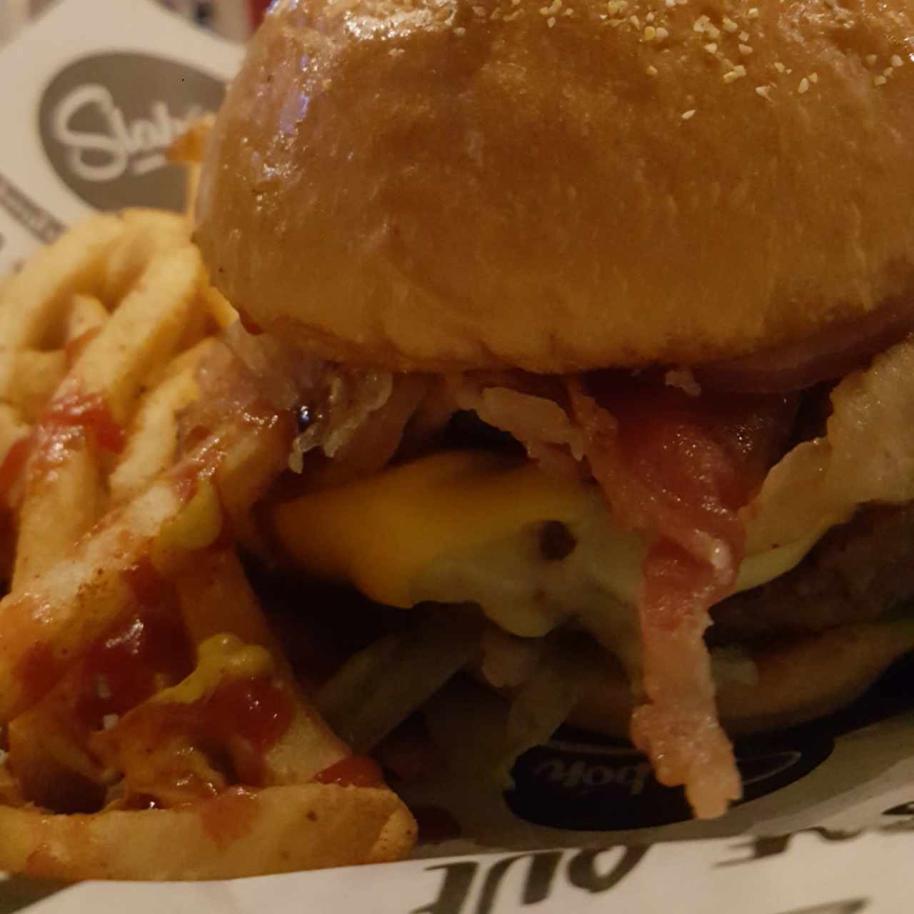 bacon chesse burger.