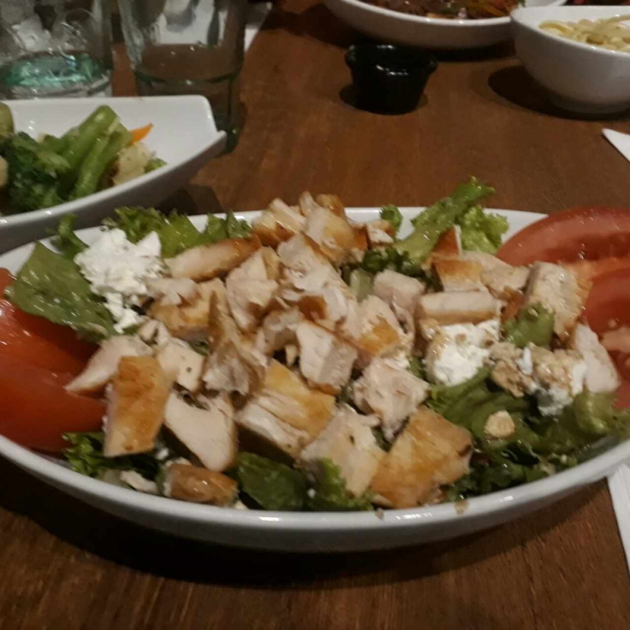 Ensalada de Pollo con Cramberry y queso