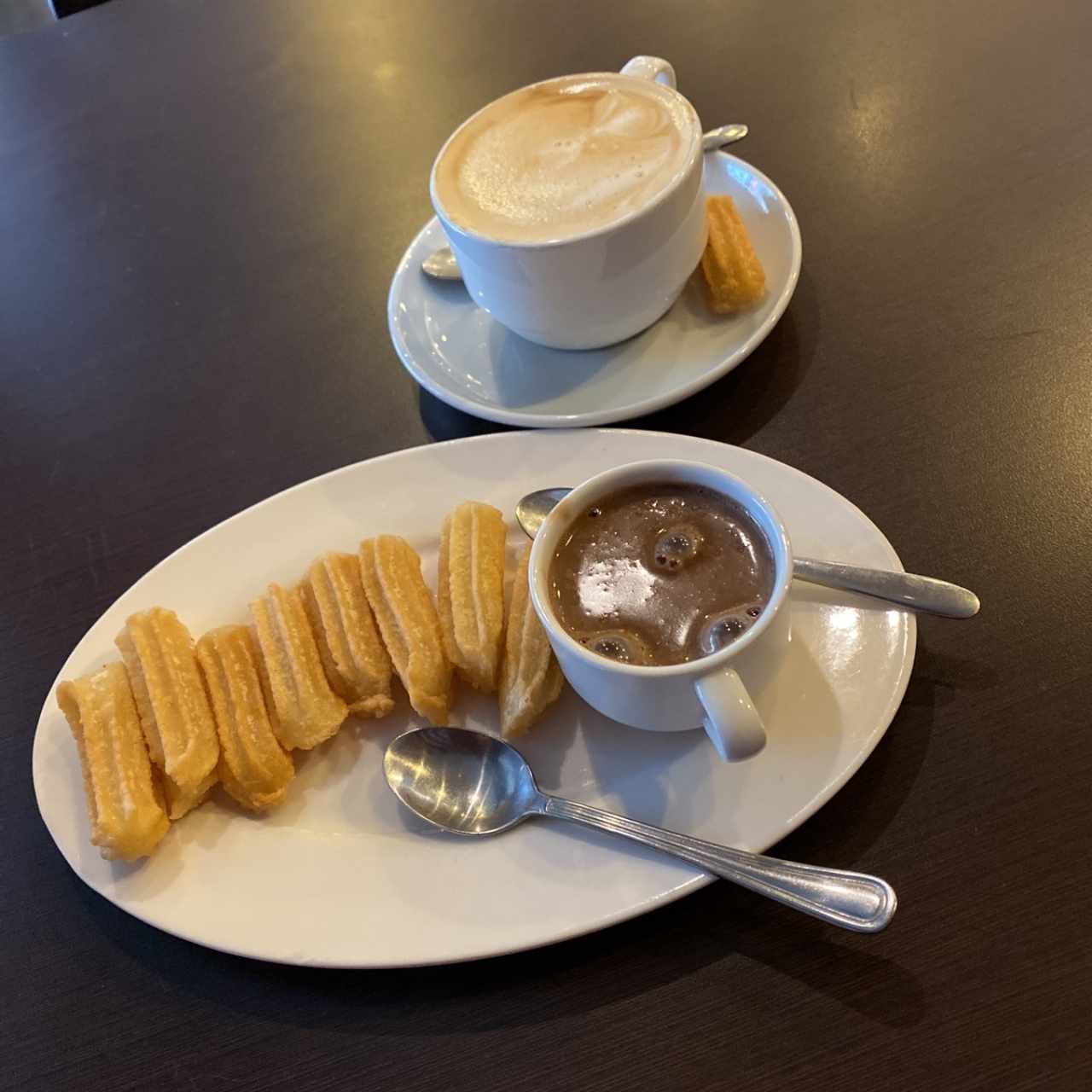 mini churros con chocolate y cafe latte ❤️