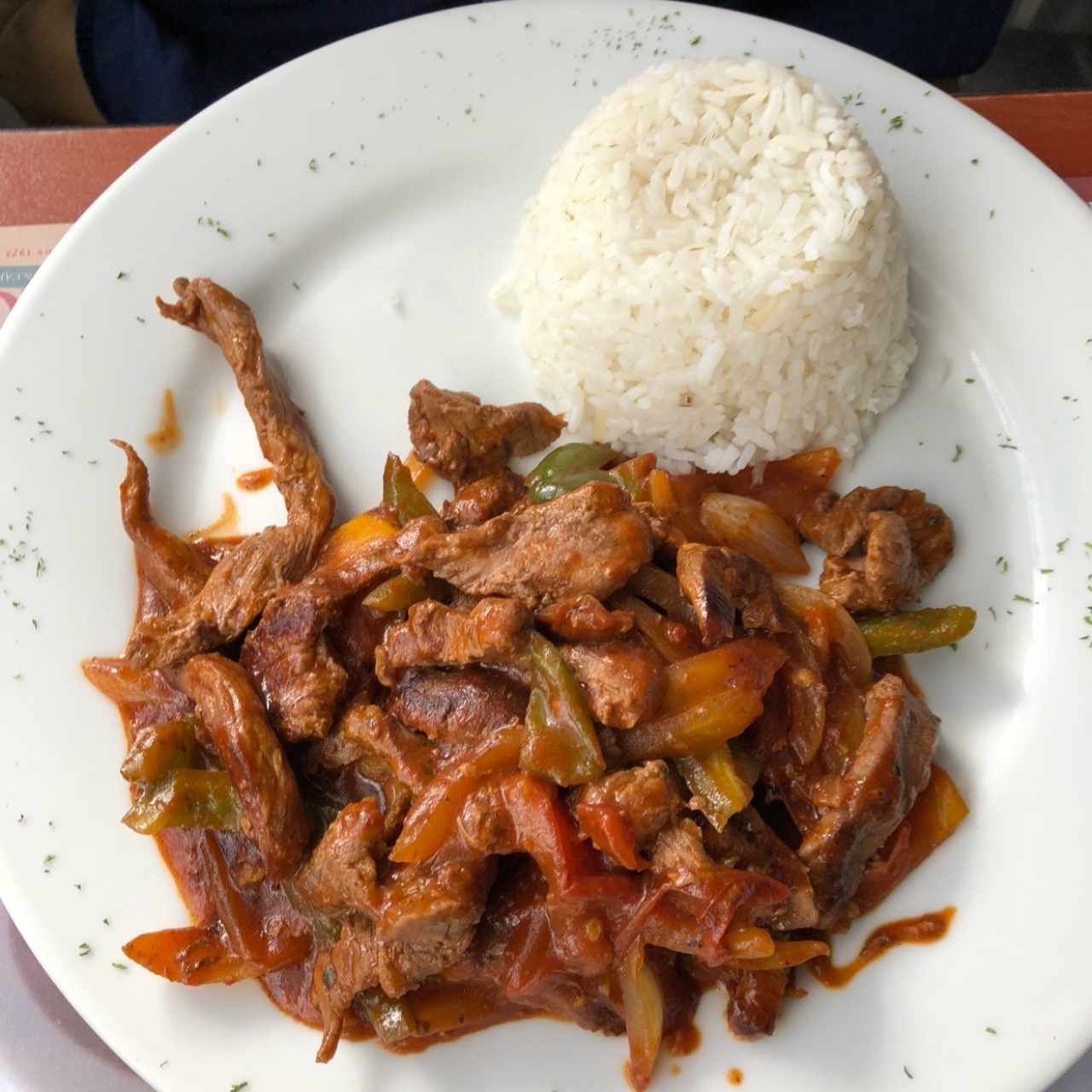 Bistec Picado con Arroz