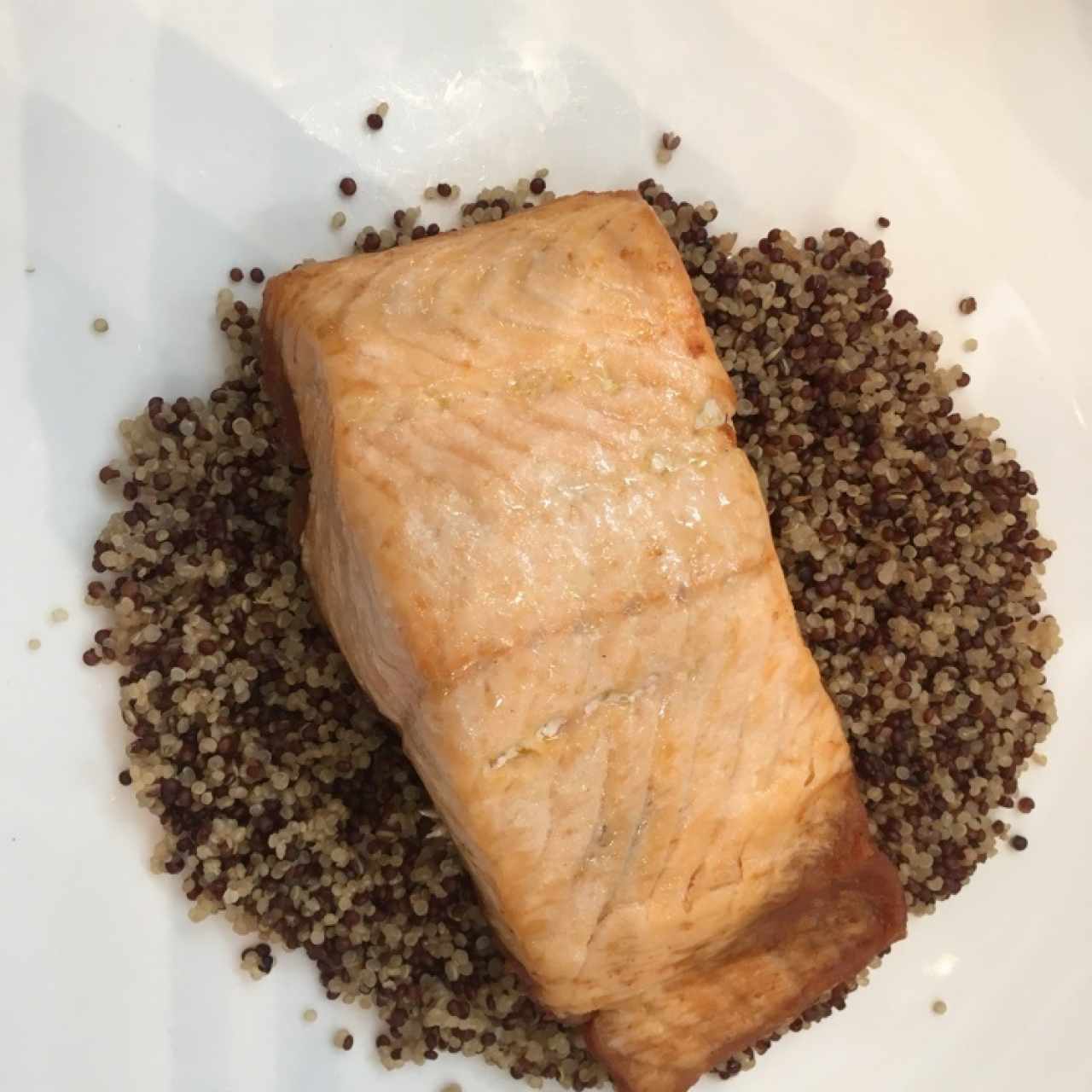 salmon al horno con quinoa ( plato original con cuscus )