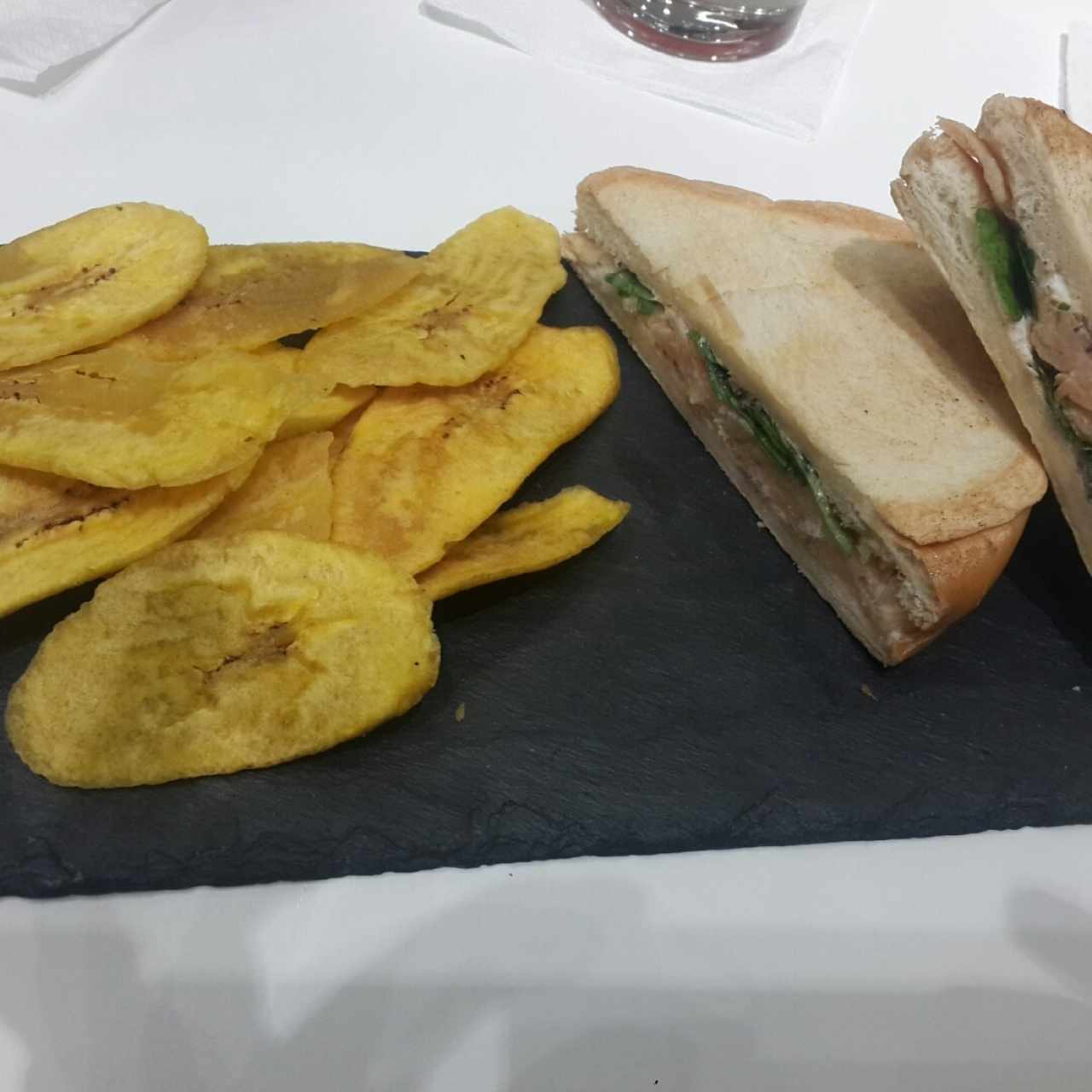 Sandwich de salmón