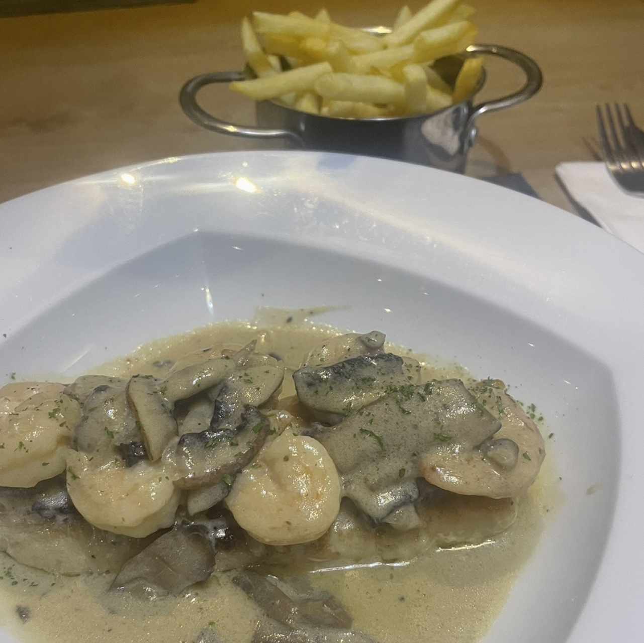 Corvina con Camarones y Hongos