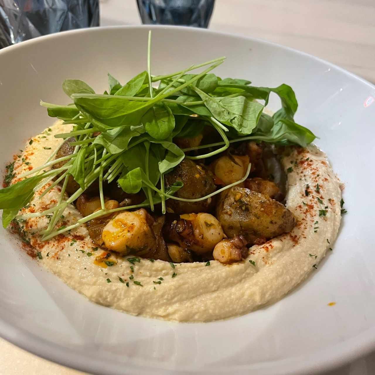 Hummus Saquella con pulpo