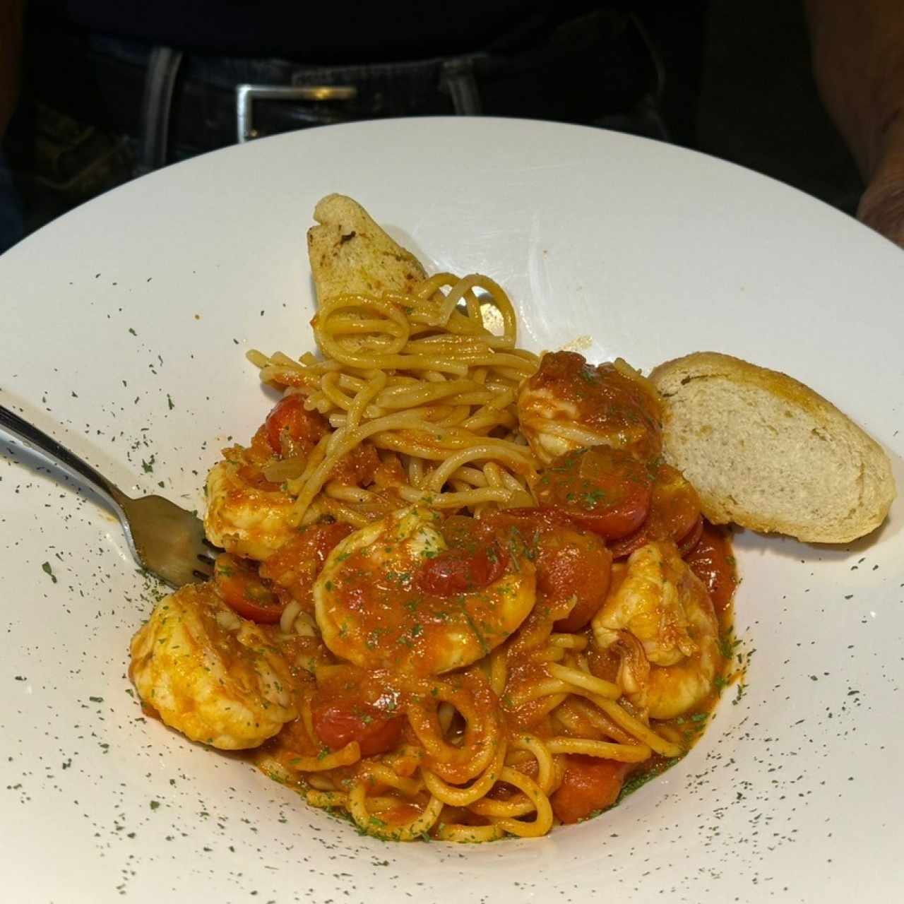 Langostinos con Tomate y Curry