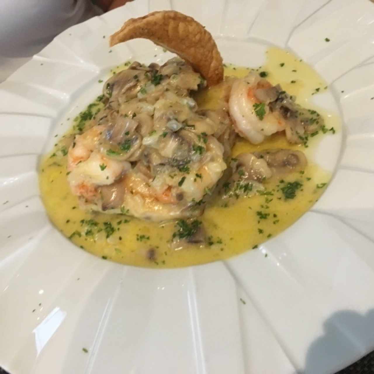 Corvina con camarones