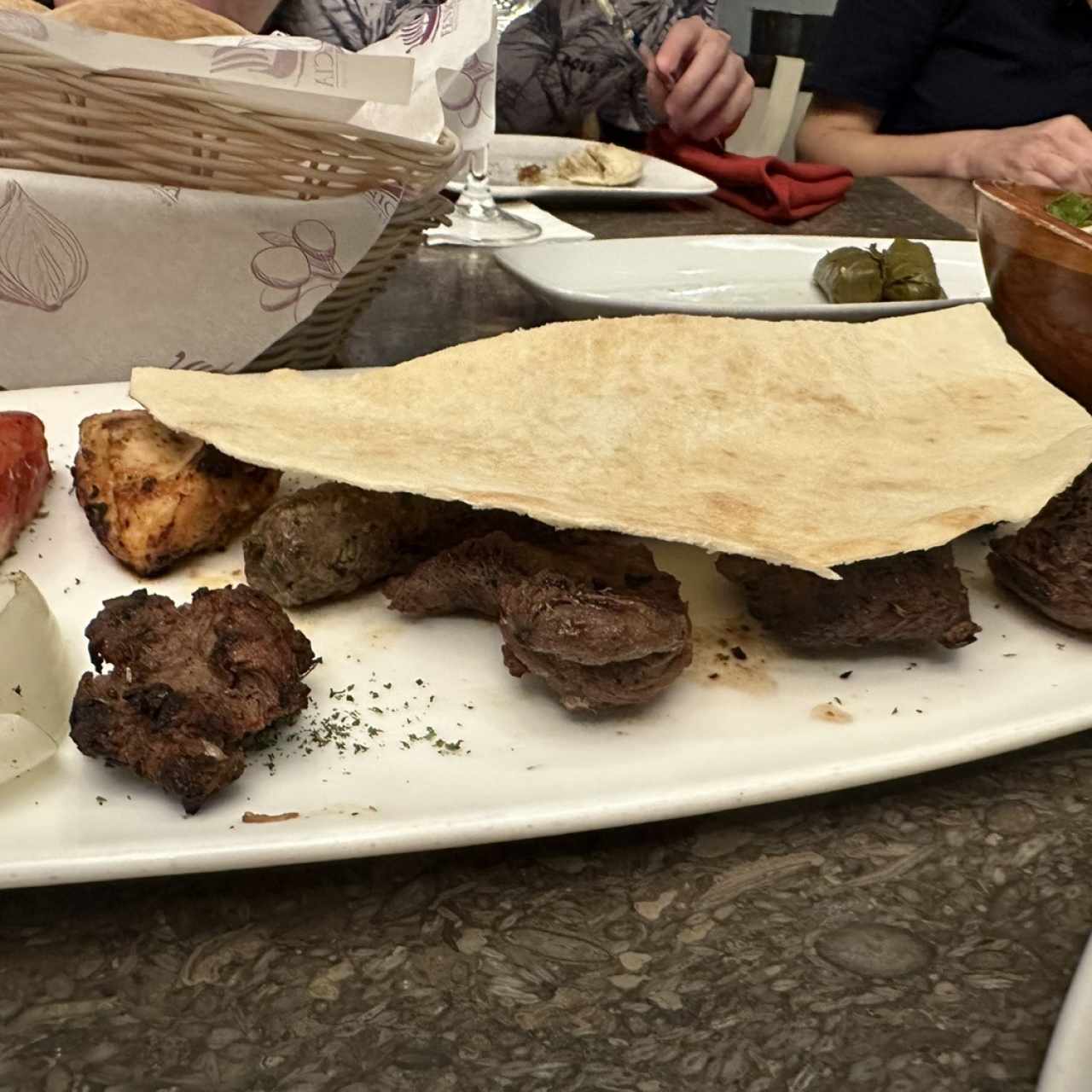 Proteinas de mesa libanesa