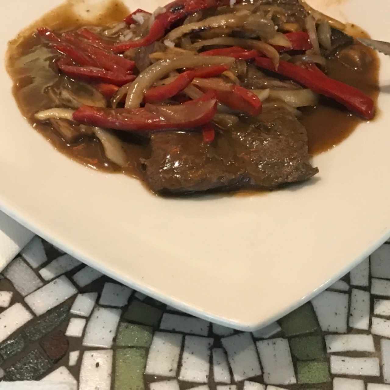 Filete al cristo bello con salsa de champiñones 