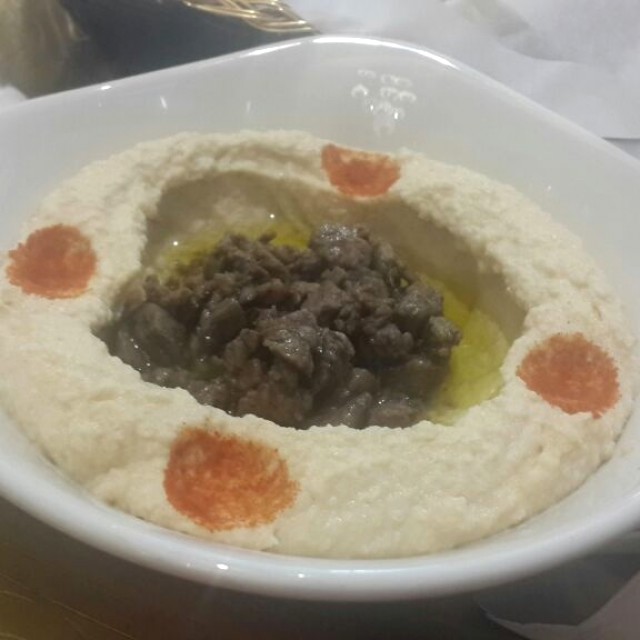 Humus con Carne