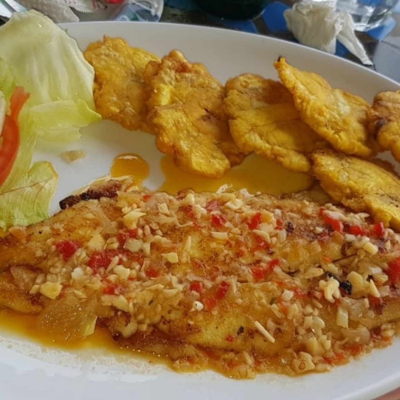 filete de corvina al ajillo