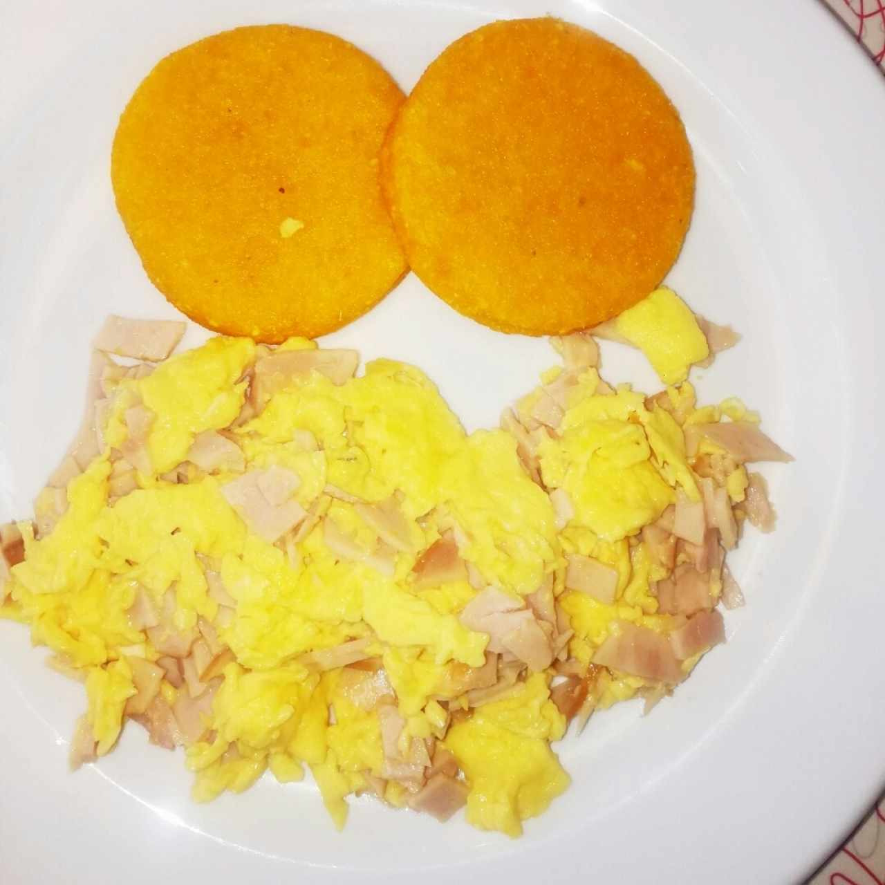 Tortilla con huevos revueltos
