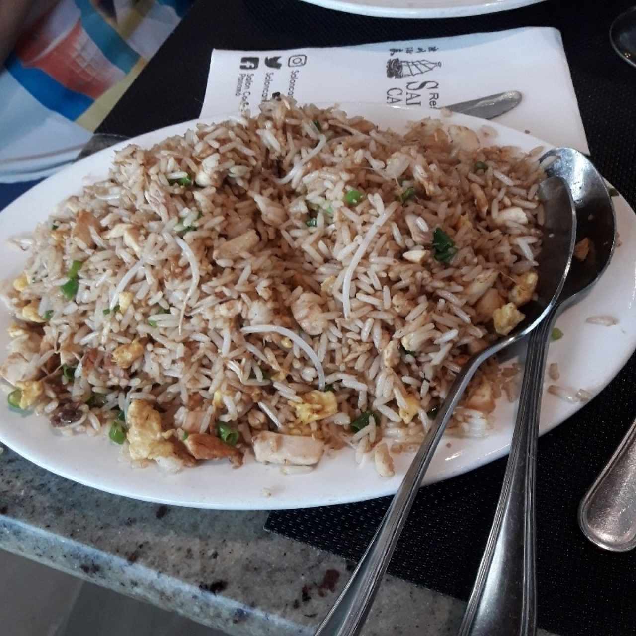 arroz frito con pollo 