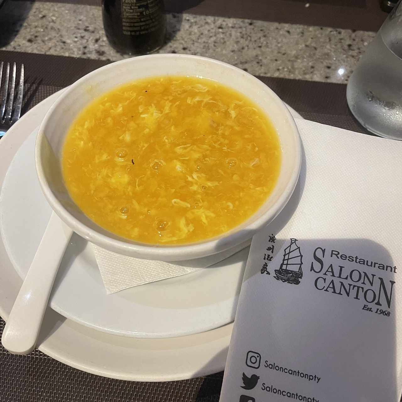 Sopa Crema de Maíz con Pollo