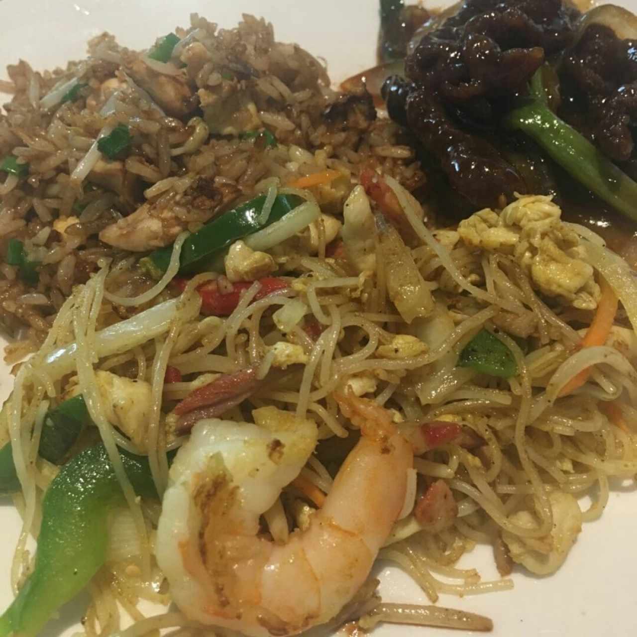 Mongolia beef arroz frito y fideos Singapur 