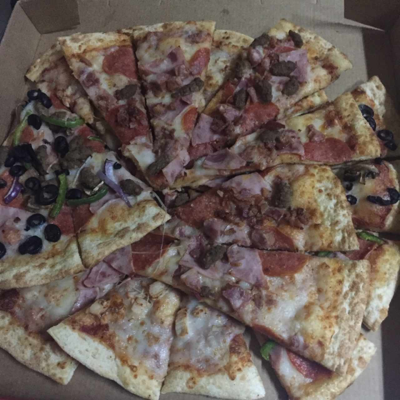 pizza familiar Meat Combo 