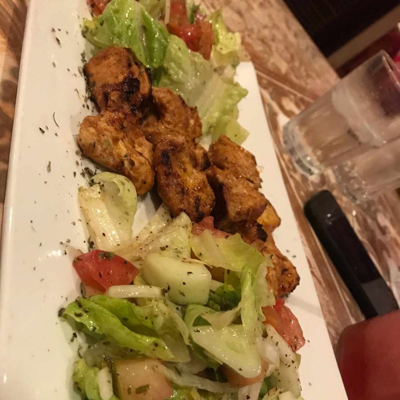 shish tauk con ensalada