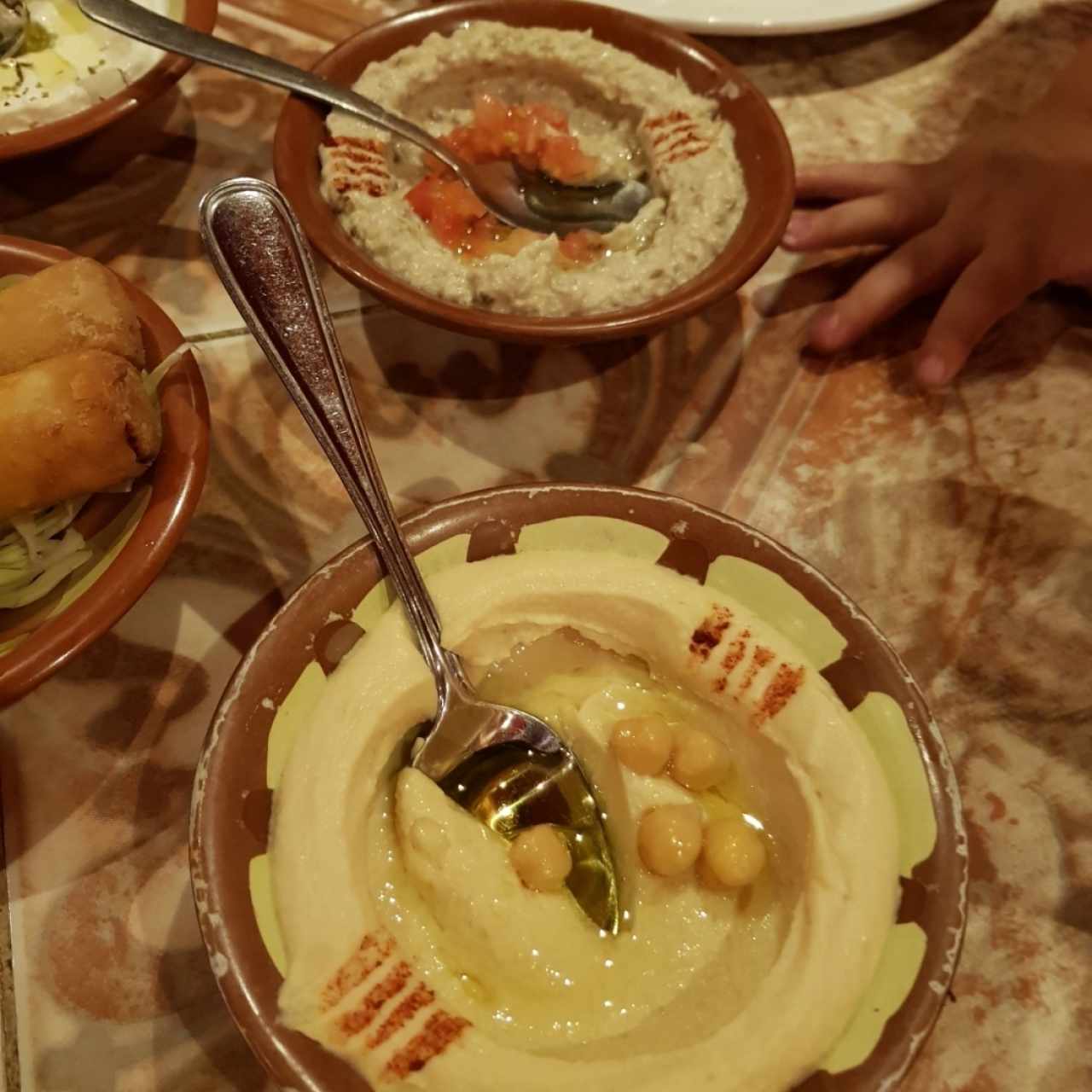 hummus y babaganush