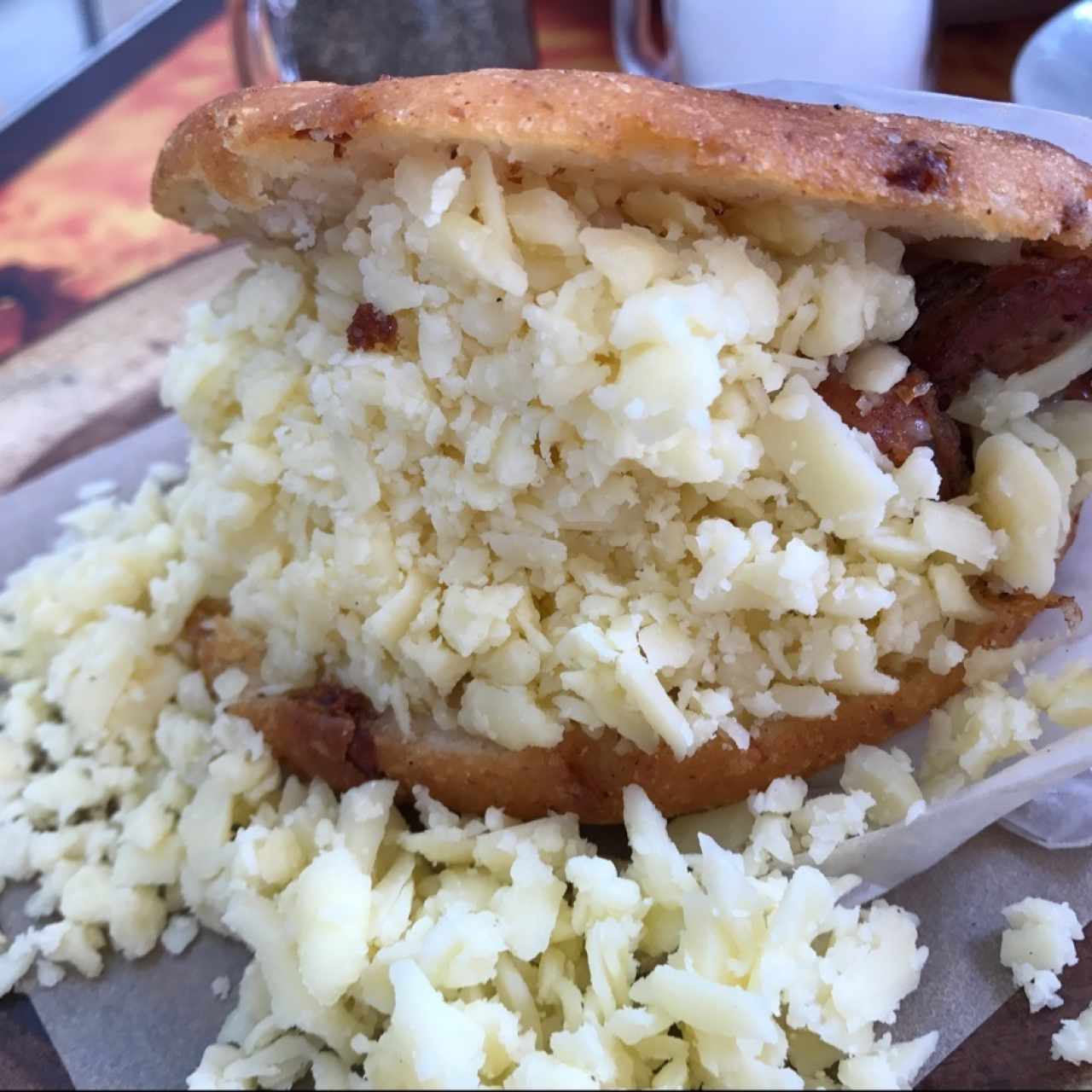 arepa chorizo tableño y quedo gouda