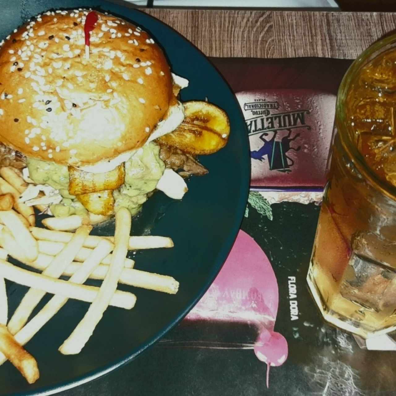 Top Burgers - La Panameña y Ginger Ale