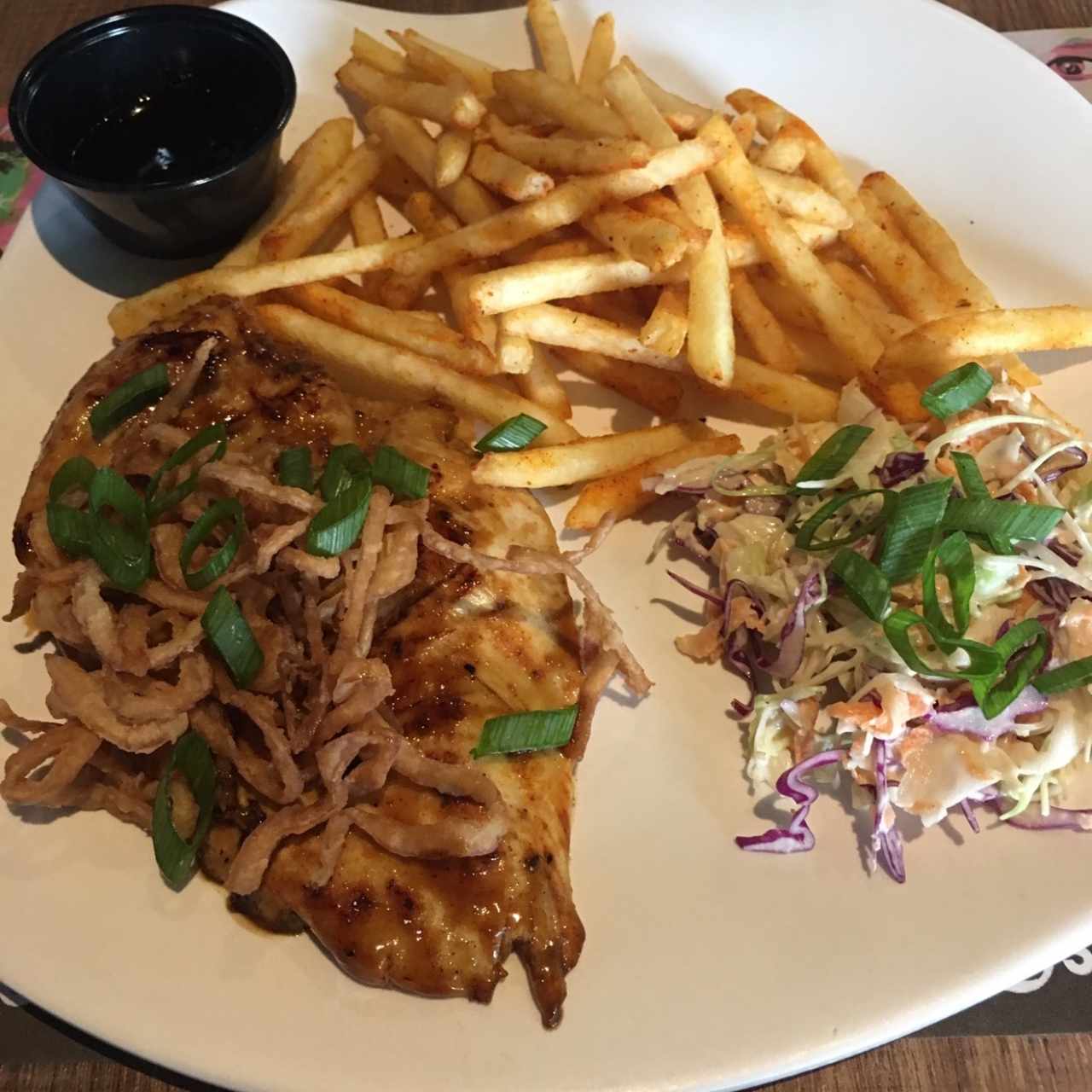 filete de pollo con salsa dulce y papas