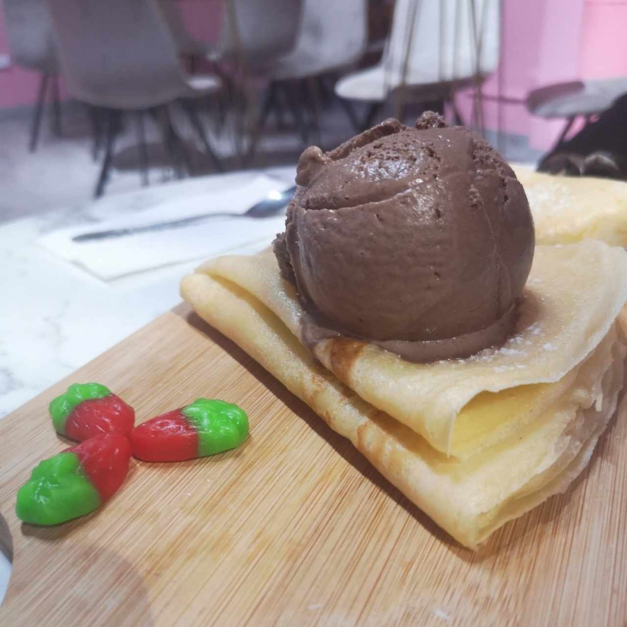 Dúo crepe. Helado de chocolate y malvas. Dulce de leche y chocolatitos🤩🤤