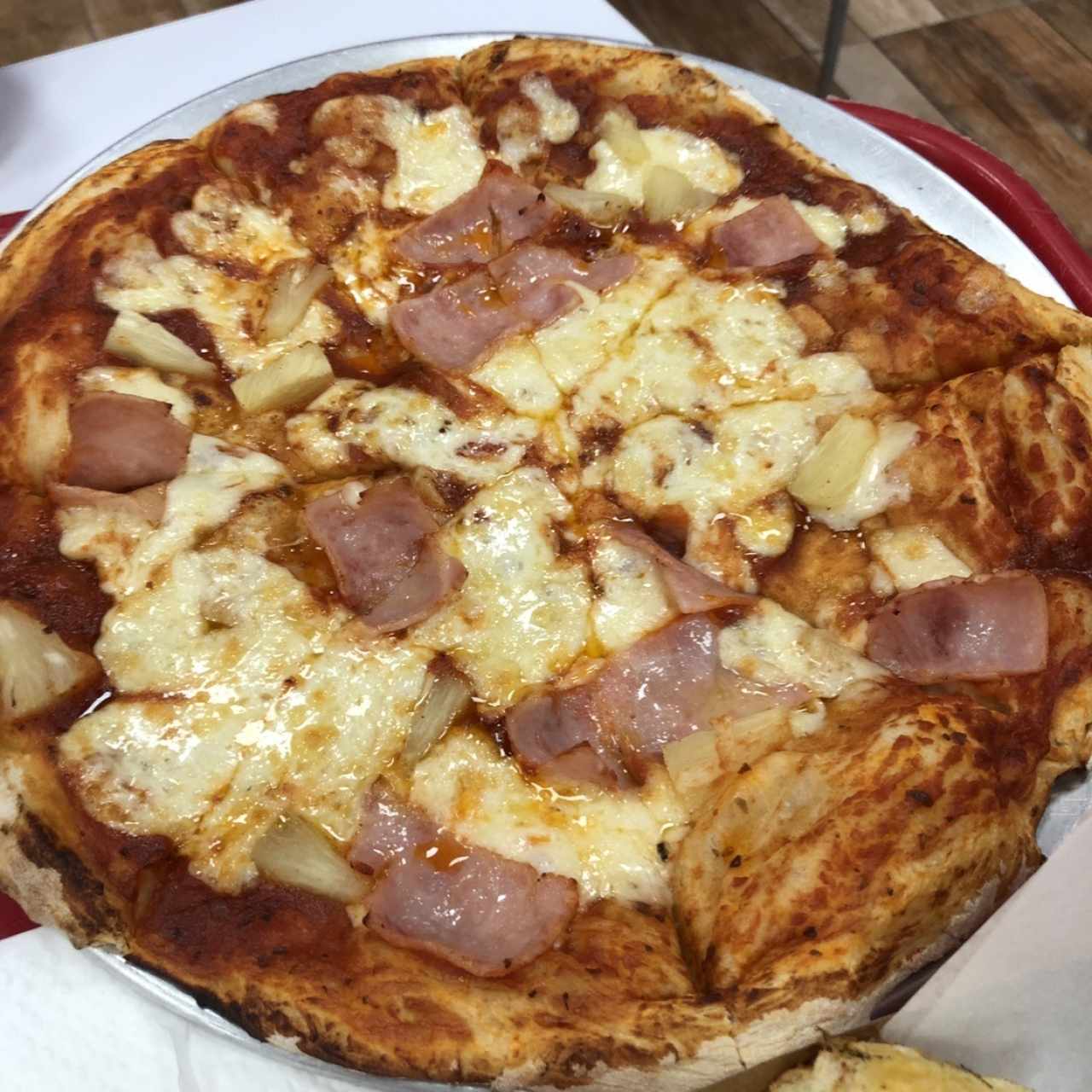 Hawaiian pizza 