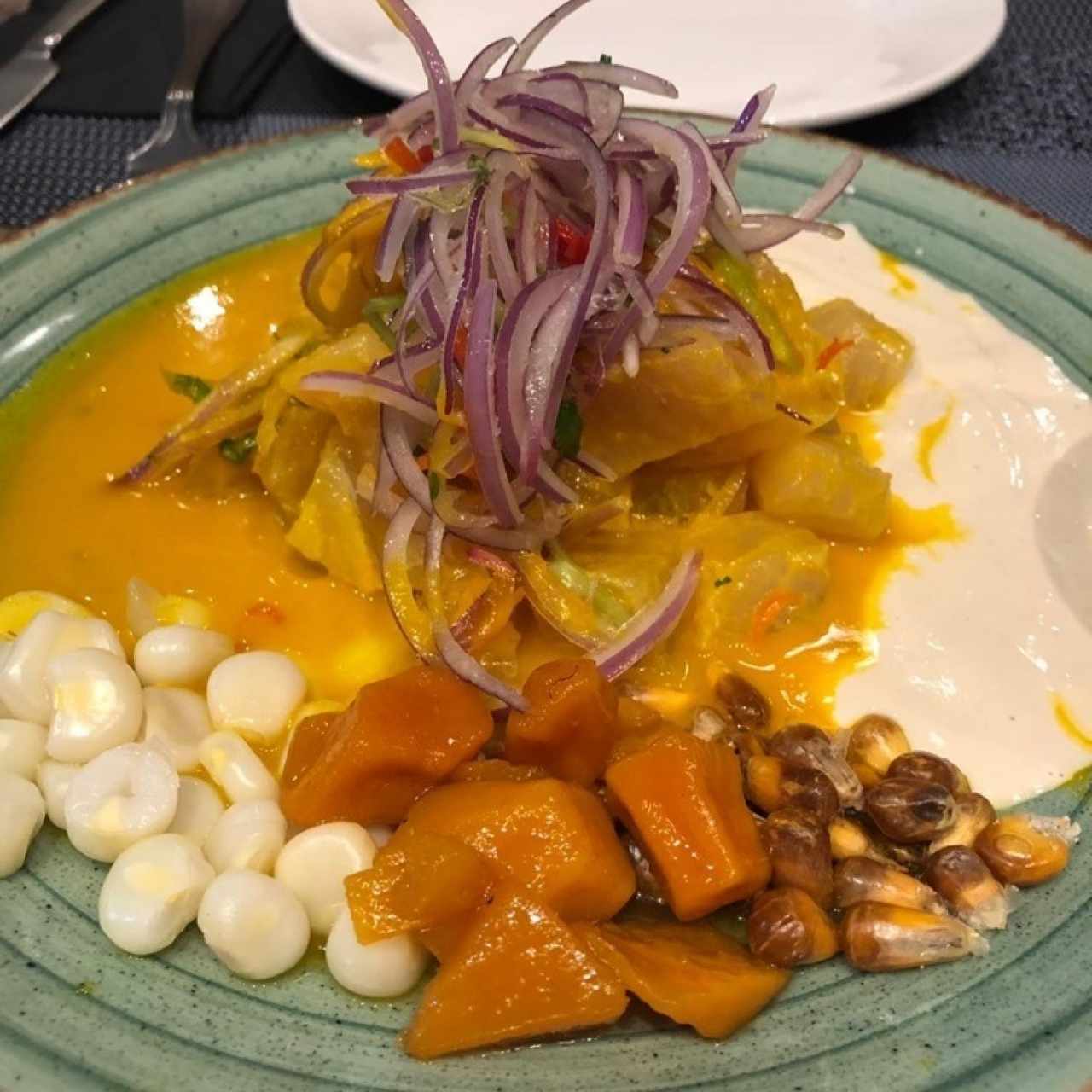 ceviche crema de aji y maranon