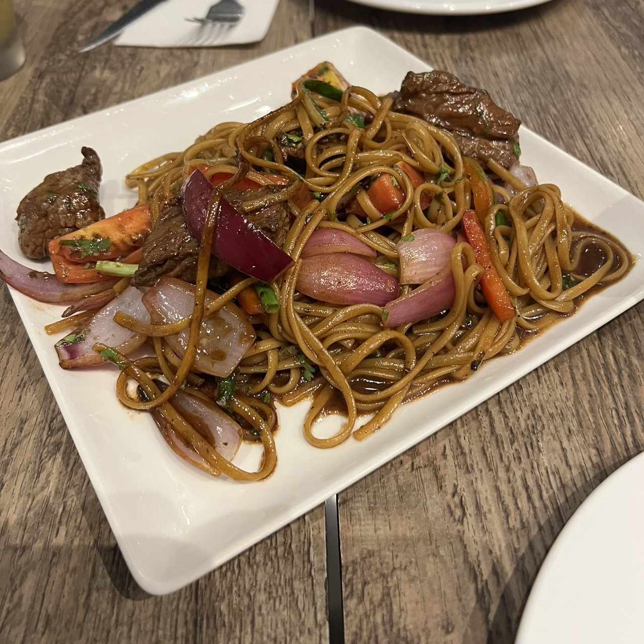 Tallarin saltado