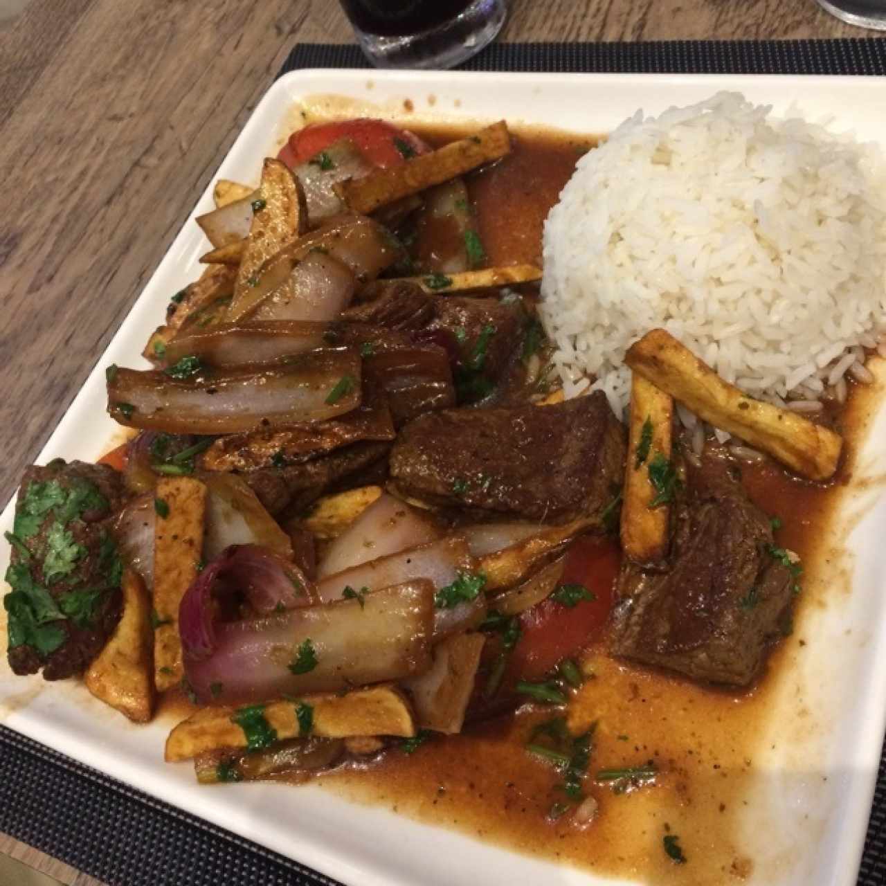 Lomo saltado