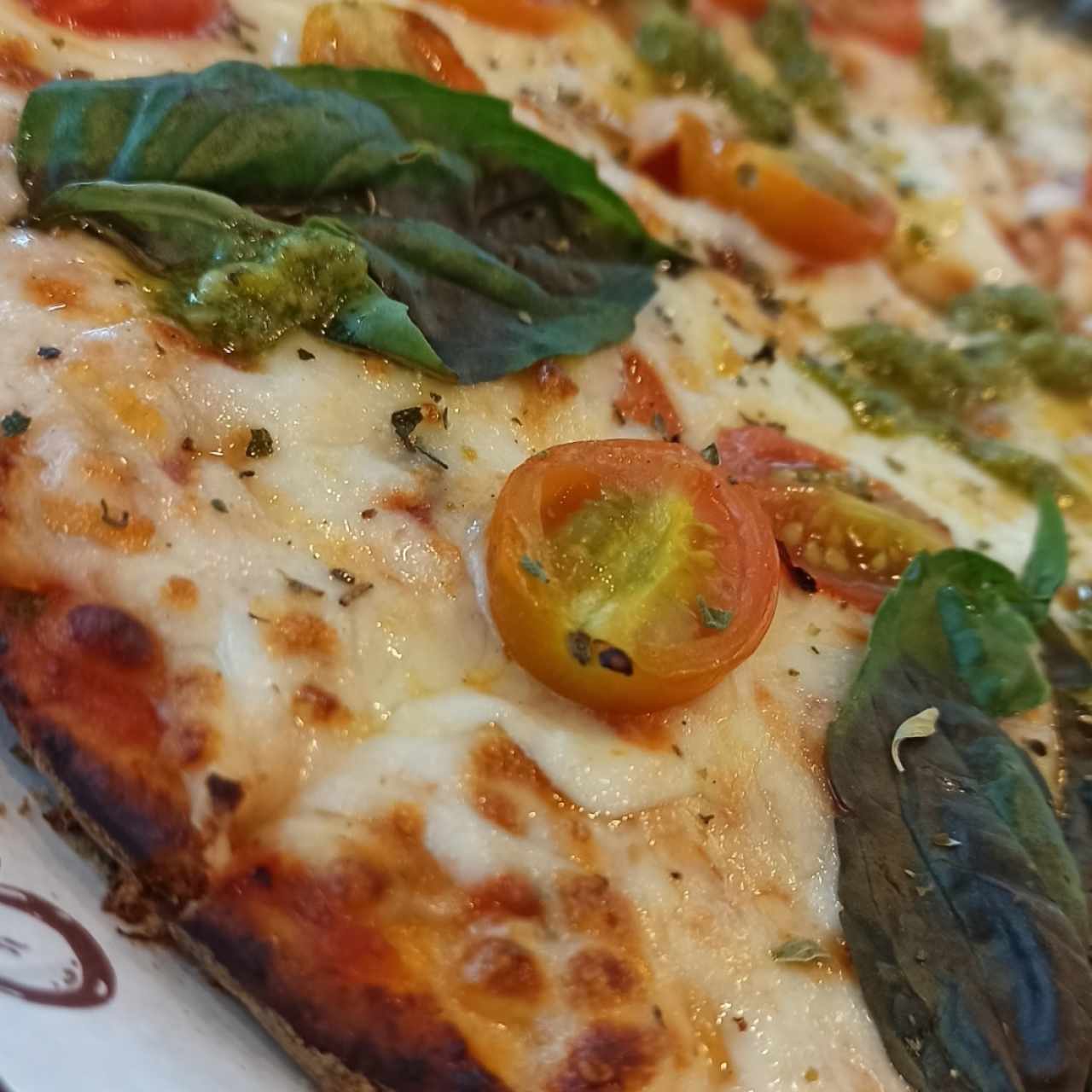 PIZZA TRADIZIONALE - Caprese