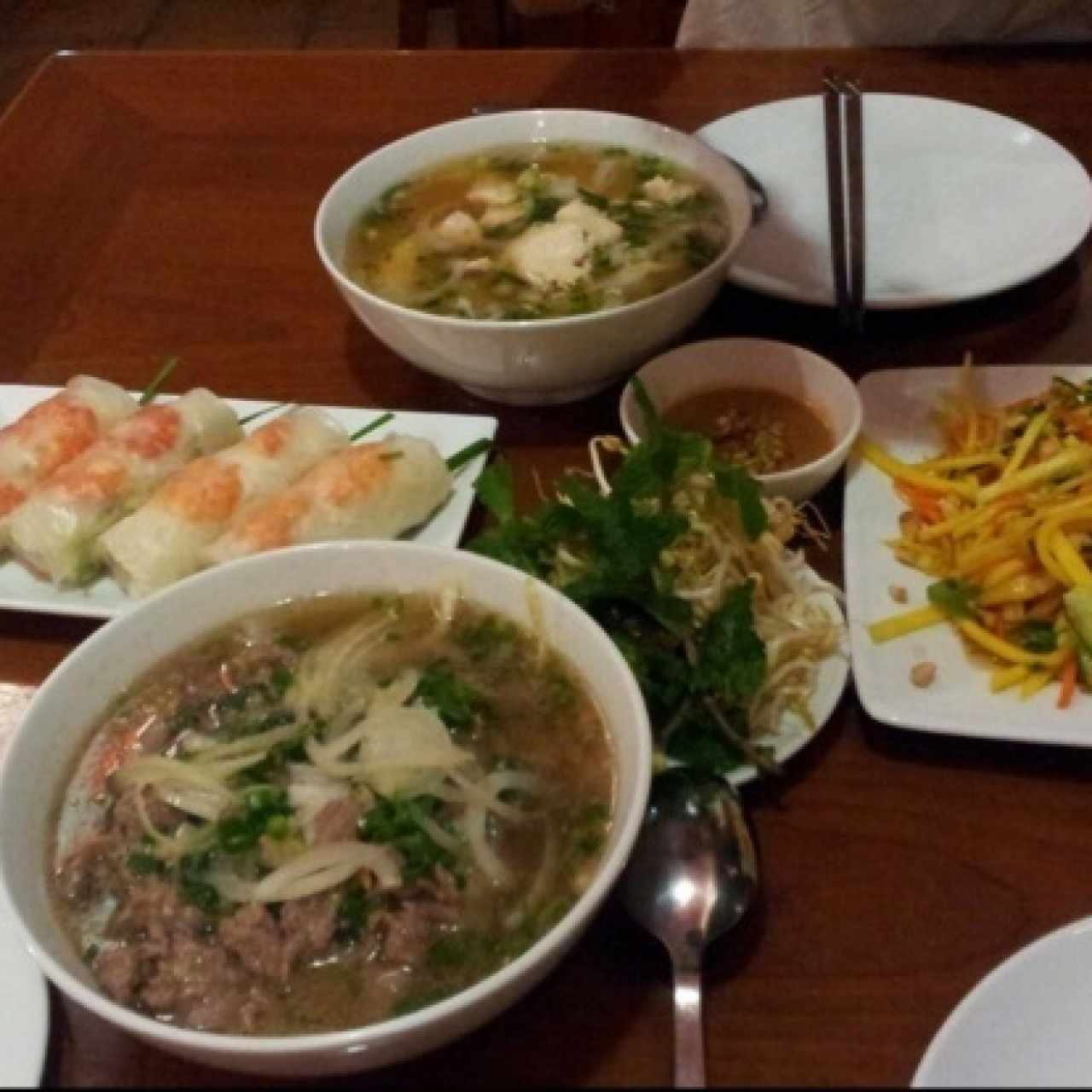 Sopas, ensaladas y camarones