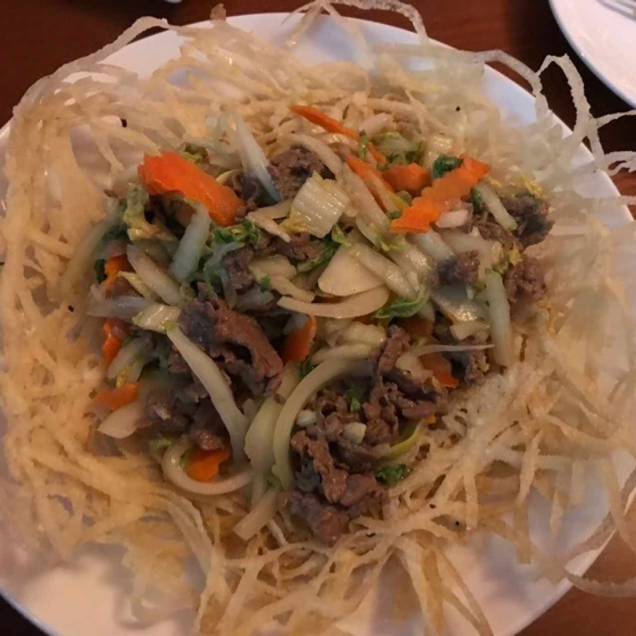 Pho fritos con carne de res