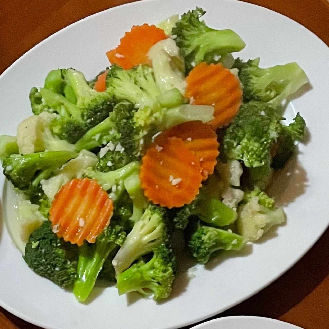 Rau Xáo Thap Cam (Ensalada de vegetales al ajillo)