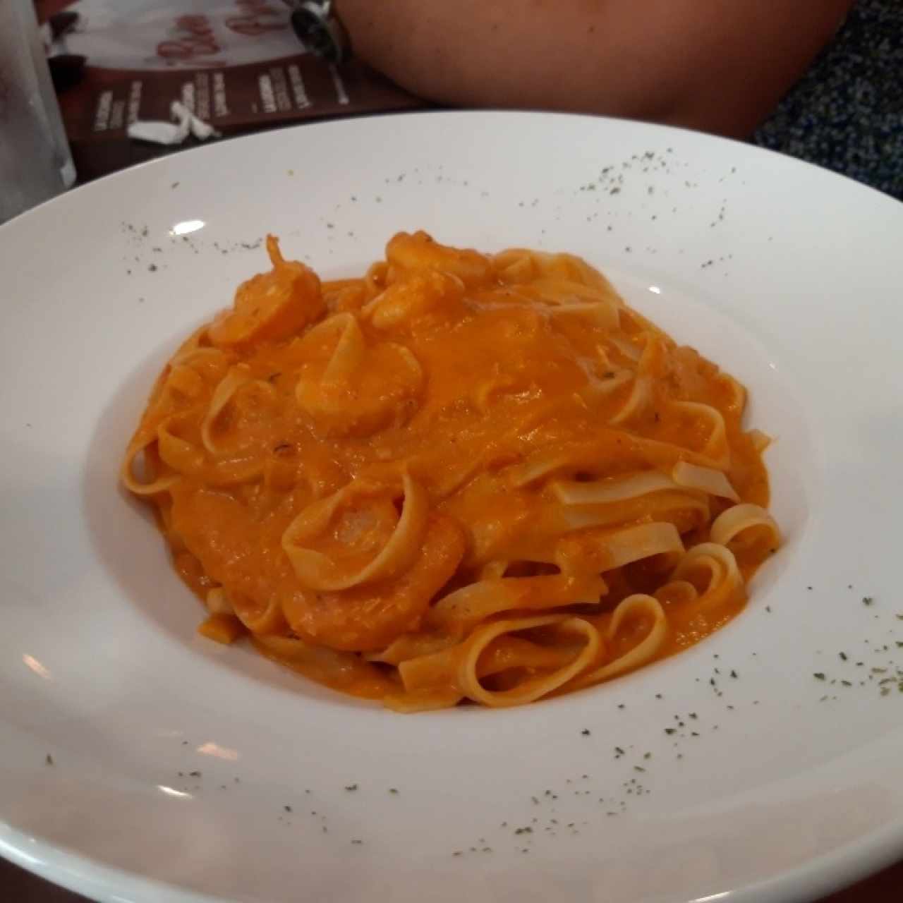 pasta con camarones en salsa rosada