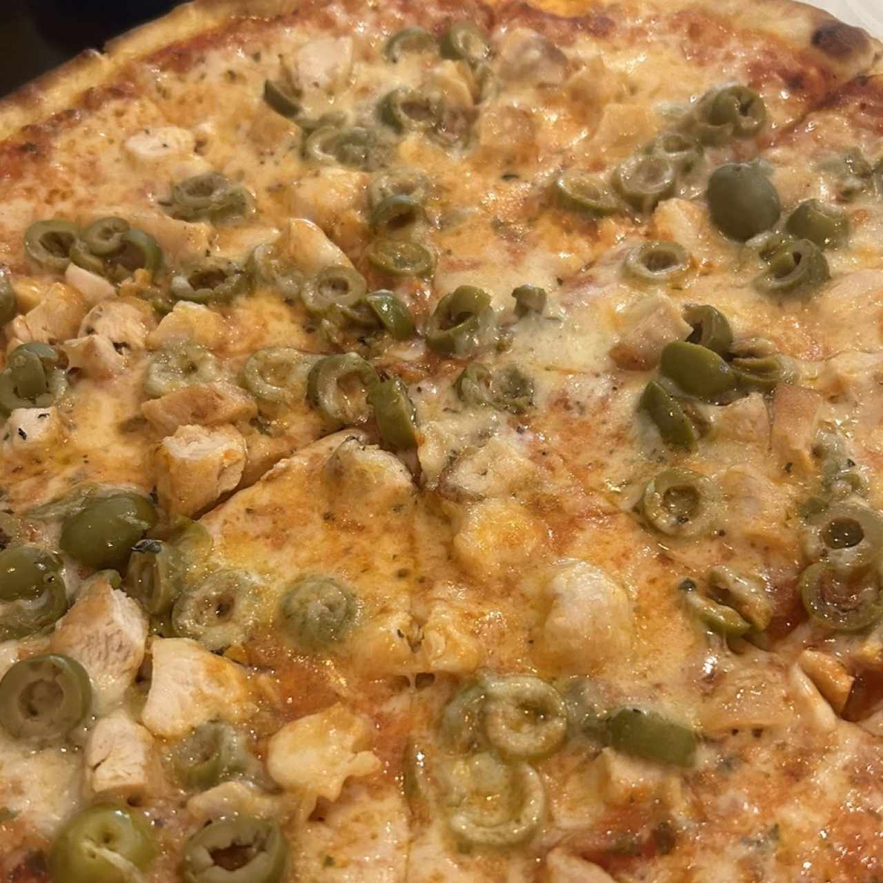 Pizzas Familiares - Pizza con Pollo