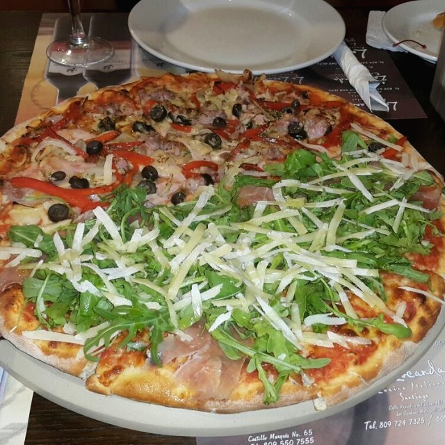 Pizza Capricciosa y La Locanda