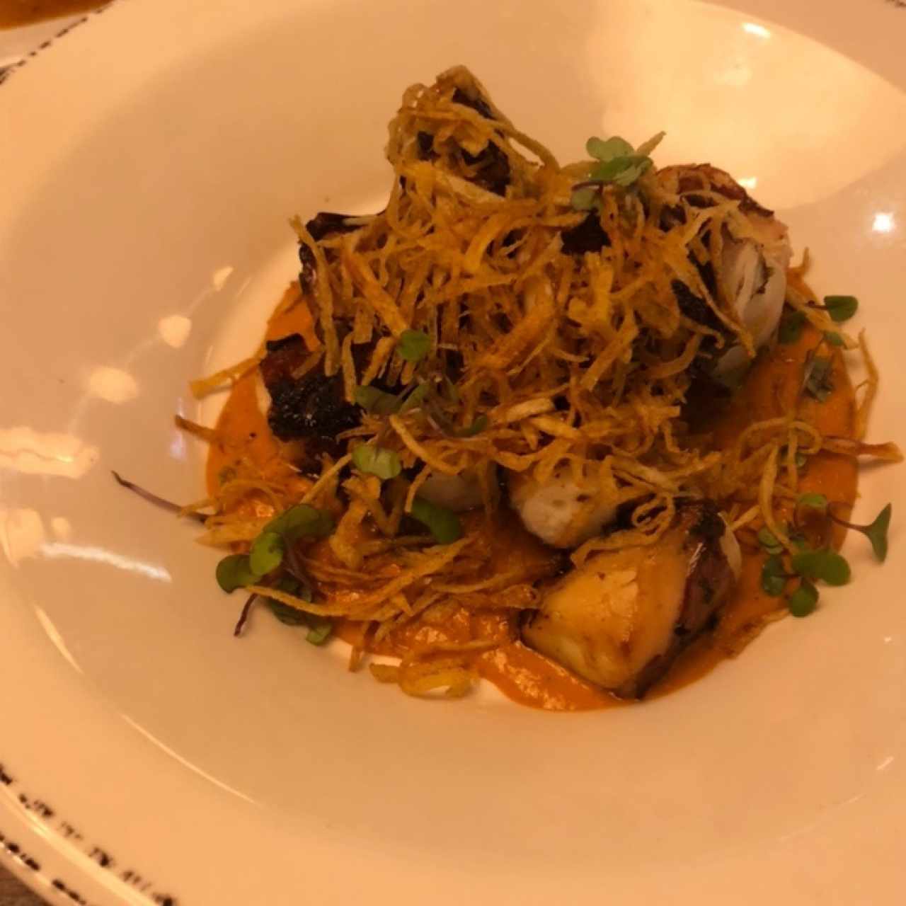 Pulpo al Carbon, Veloute de Ají Amarillo, Chimichurri y Papas Fosforitos con Pimentón De La Vera
