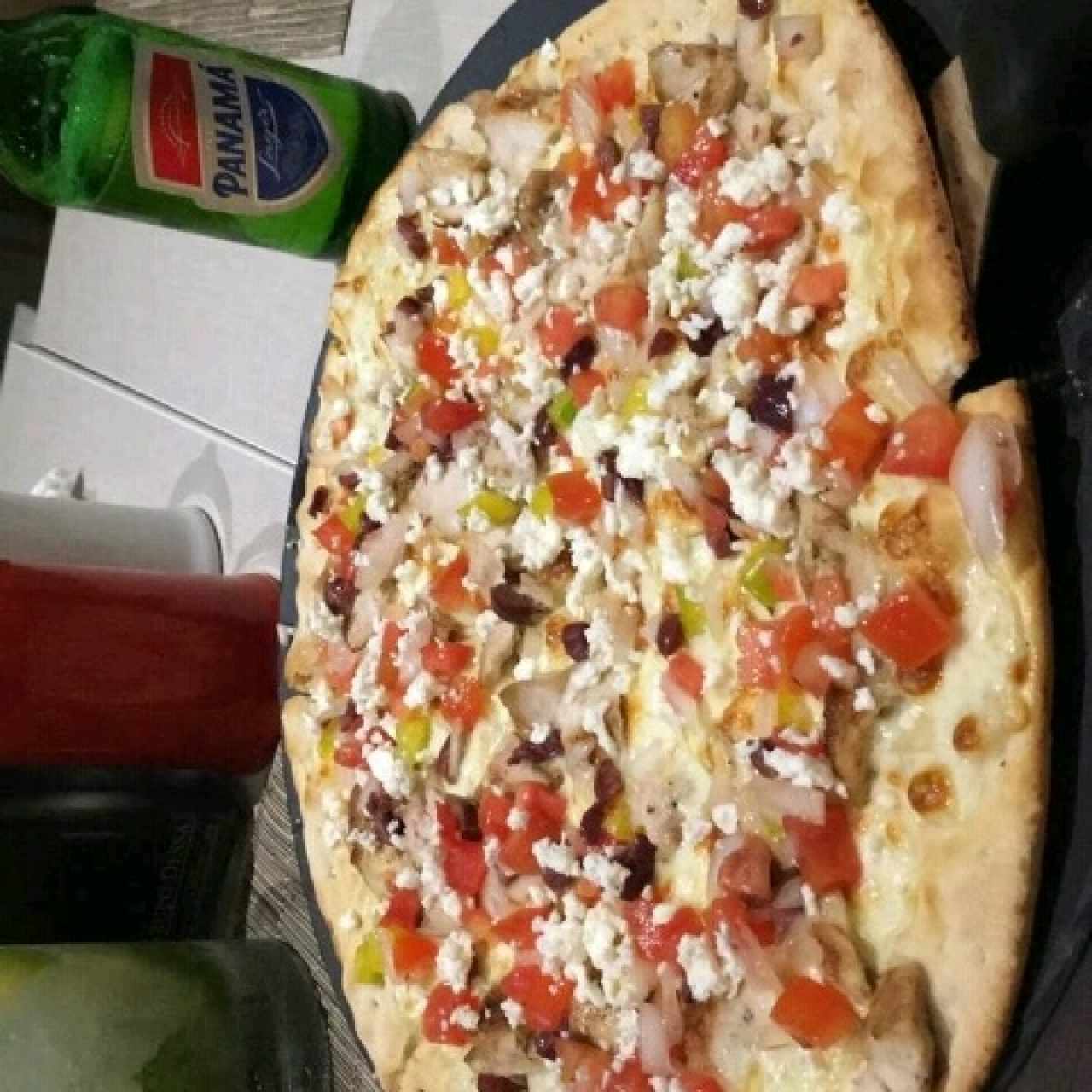 pizza griega con pollo
