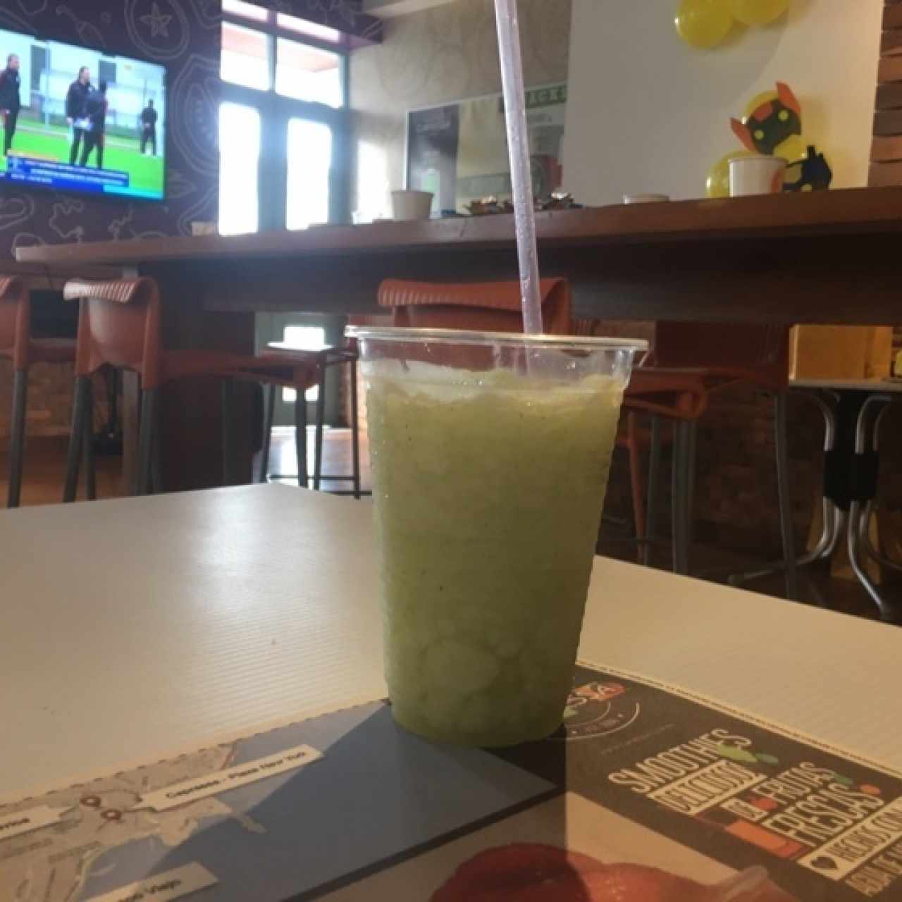 limonada con hierba buena