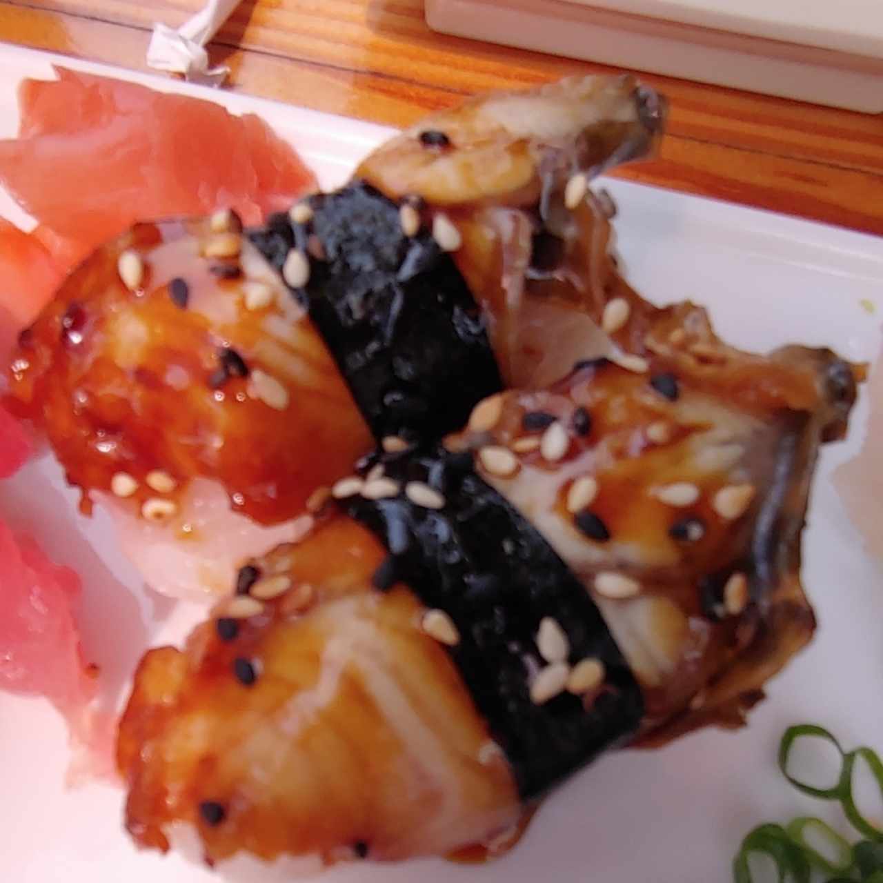 nigiri anguila