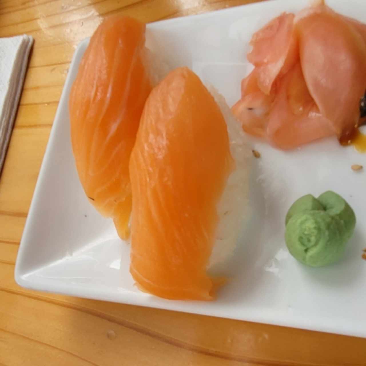 Nigiri sushi - Sake