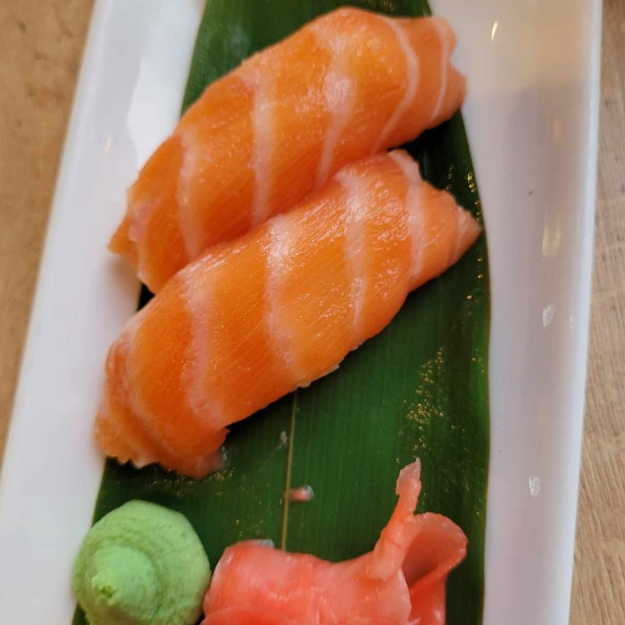 Nigiri sushi - Sake