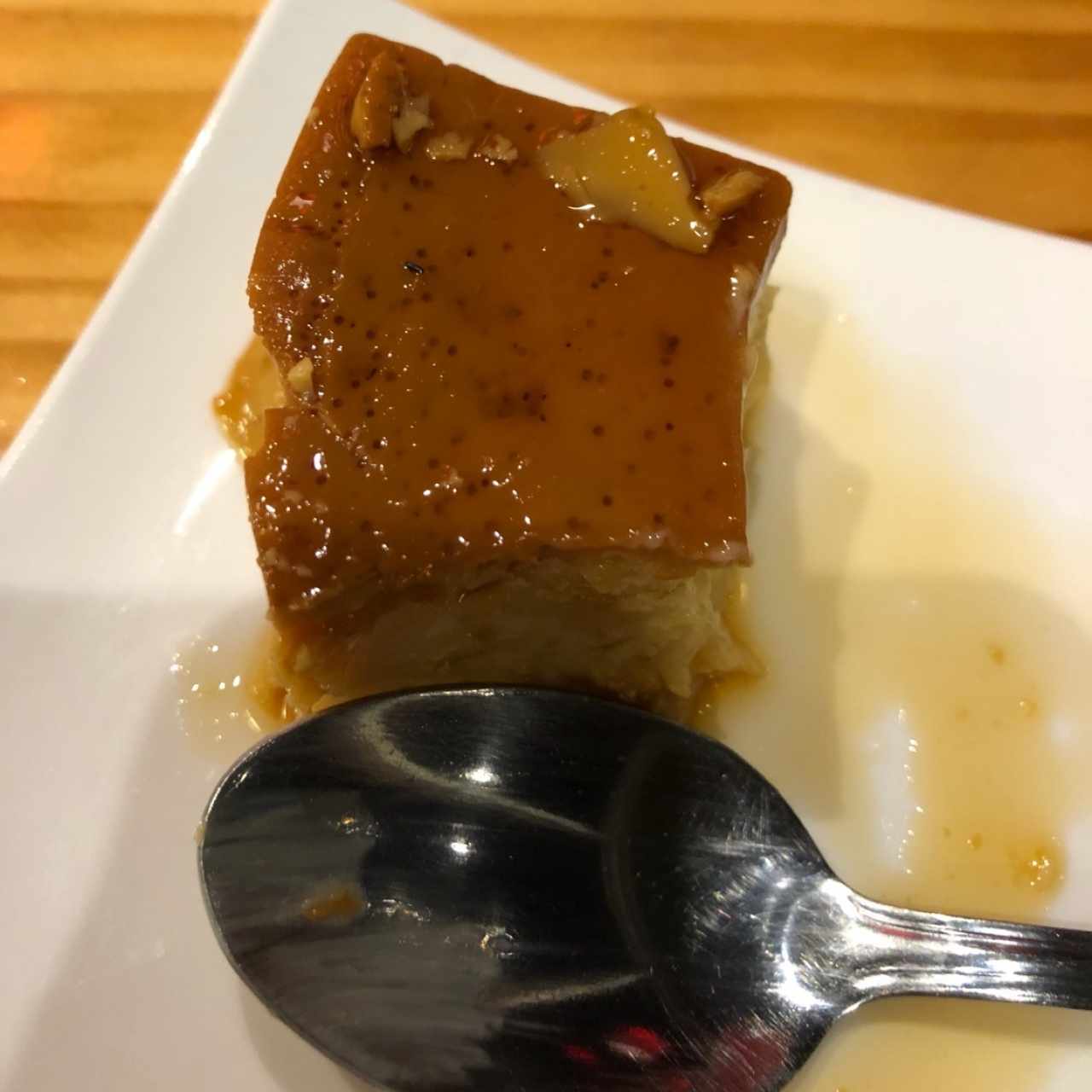 flan de la casa !  me acorde tarde pero deje un pedazo para la foto 😃