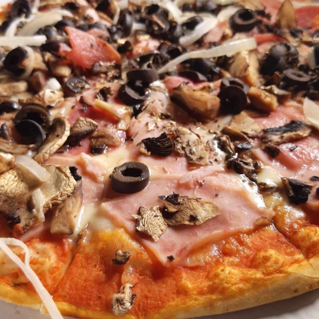 pizza rústica con aceitunas