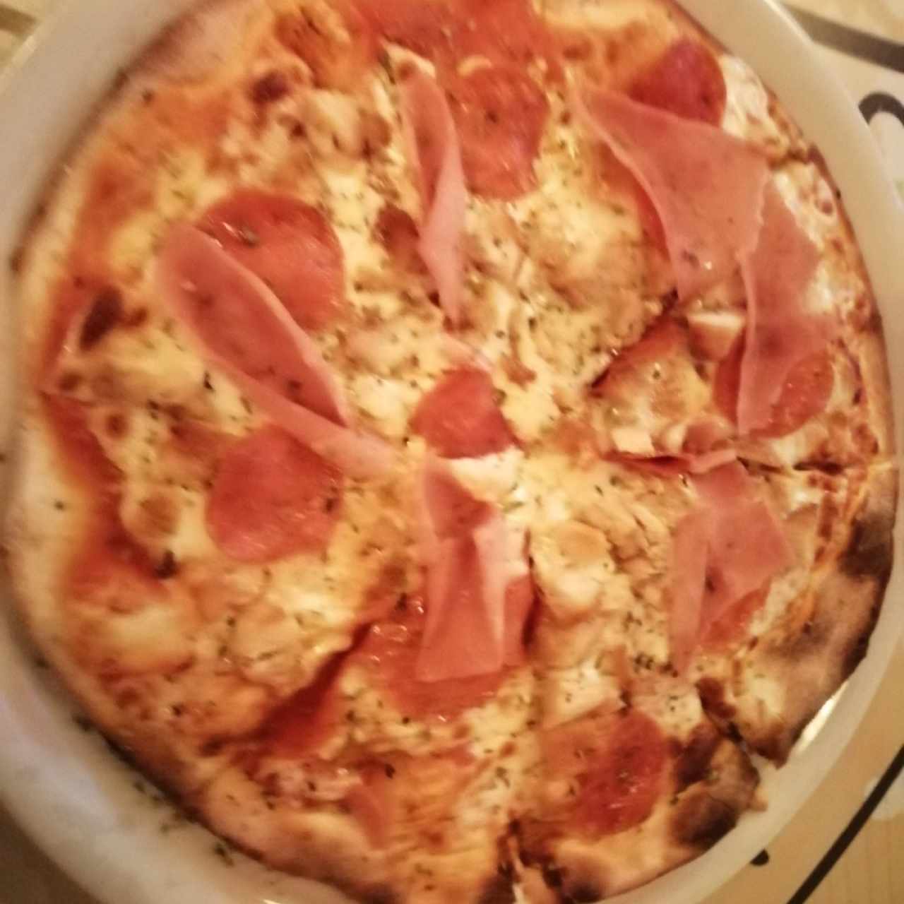 Pizza de Peperoni con Jamón 
